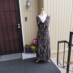 #458  NEW WOMAN'S LONG BROWN DRESS BY JESSICA HOWARD  (SIZE 16W)